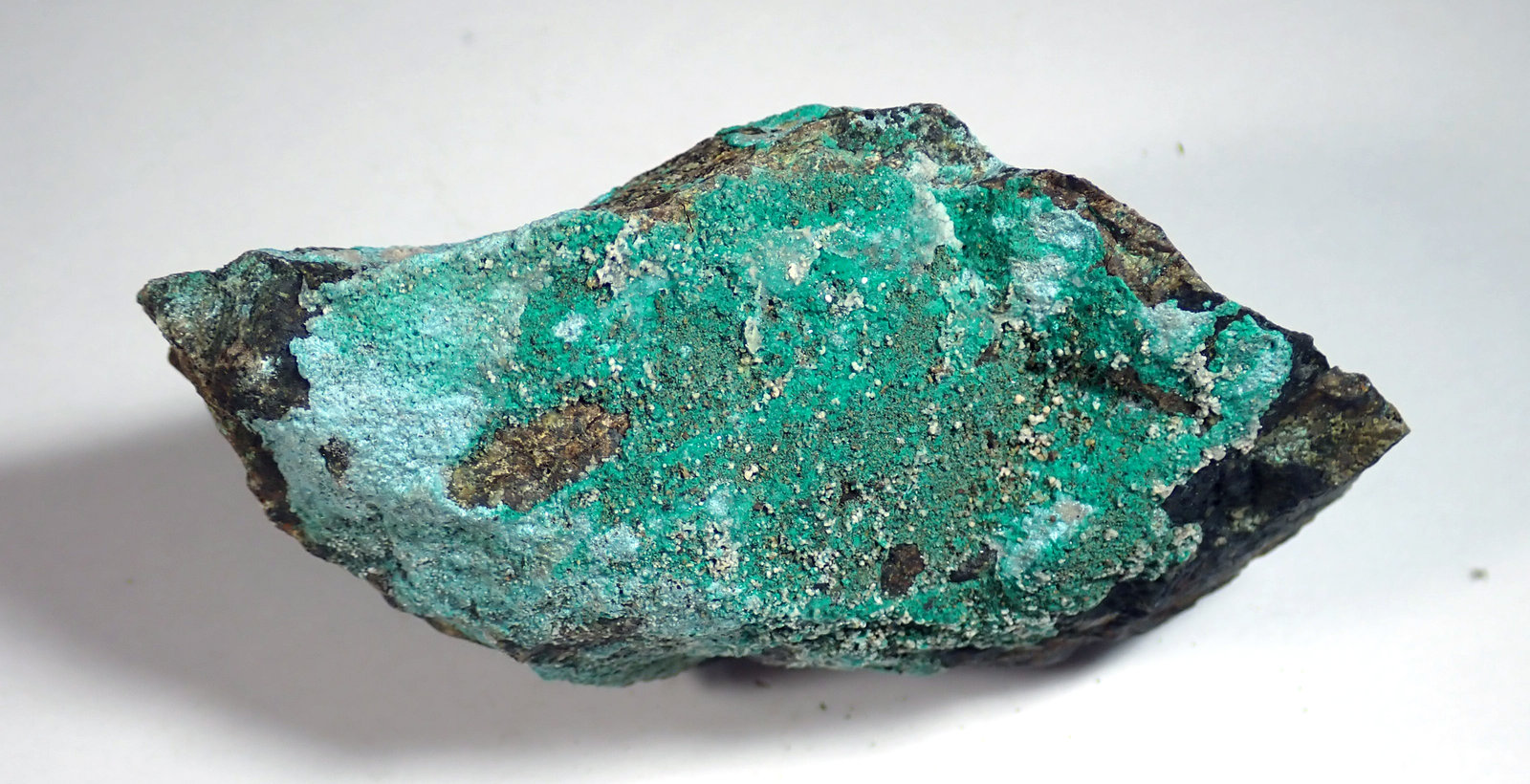 Malaquita
Medida: 9,2 x 4,8 x 4,6 cms
(Autor: Joan Martinez Bruguera)