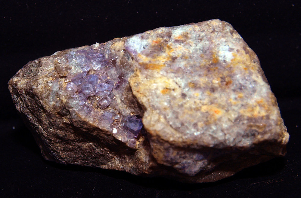 Fluorita
3 x 2 cm
(Autor: Pedro Antonio)