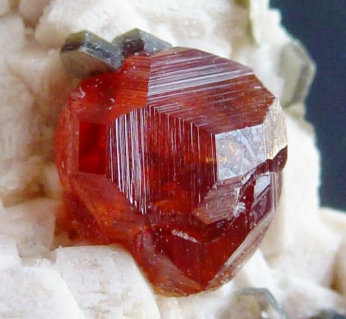 Spessartina (Grupo Granate), 'Mica'
0,8 x o,8 cm. el cristal
(Autor: javier ruiz martin)