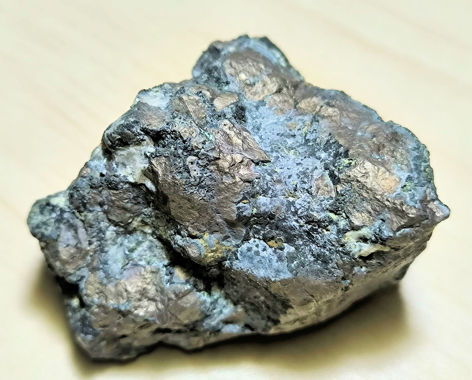 Niquelina, Maucherita
54 mm x 41 mm x 34 mm. Masa: 217 g.
(Autor: Carles Millan)