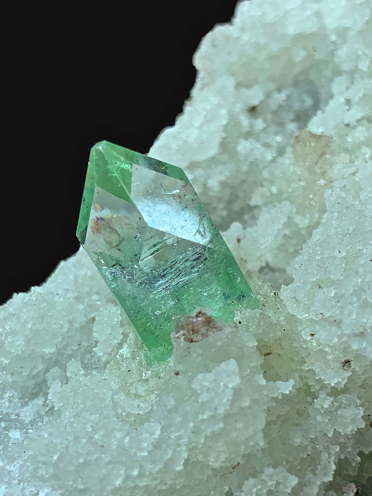 Fluorapophyllita-K (Apofilita)
14,7 x 7,9 cm.
(Autor: Xavier bordas)