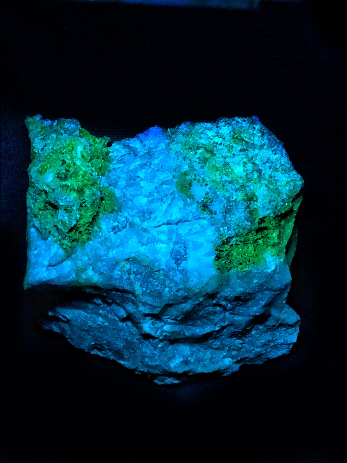 Willemita
7x7cm
(Autor: Emilio Téllez)