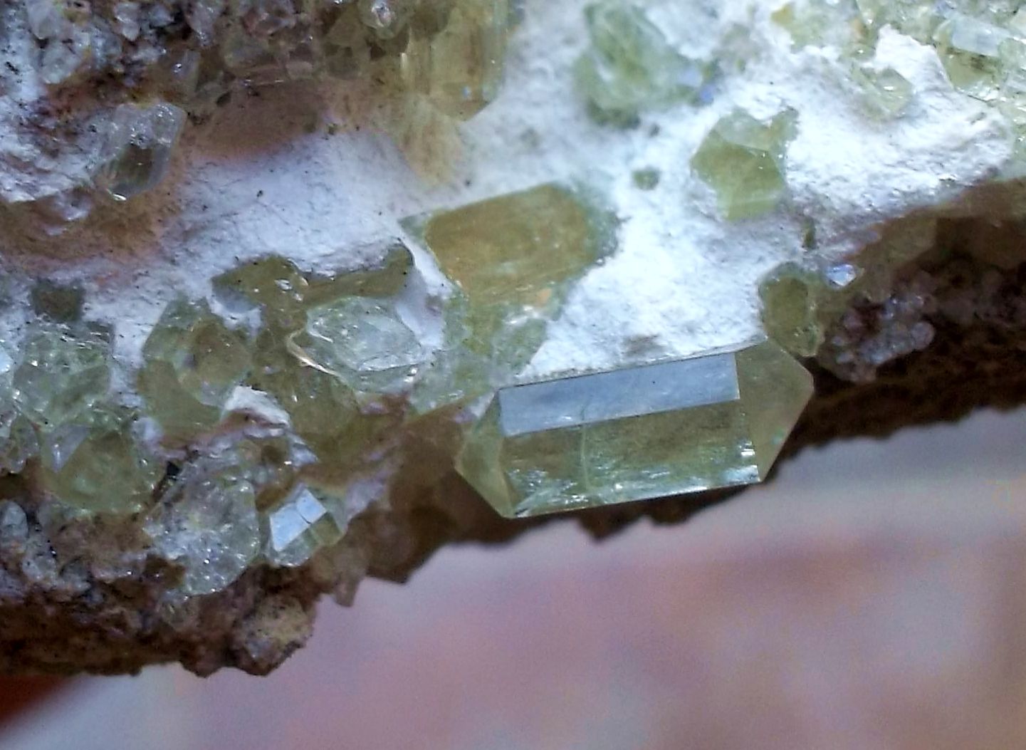 Fluorapatito (Grupo Apatito)
Cristales biterminados de hasta 6 mm
(Autor: Cristalino)