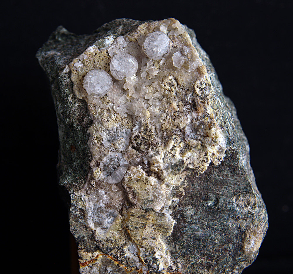 Analcima
8 x 4.5 cm
(Autor: Pedro Antonio)