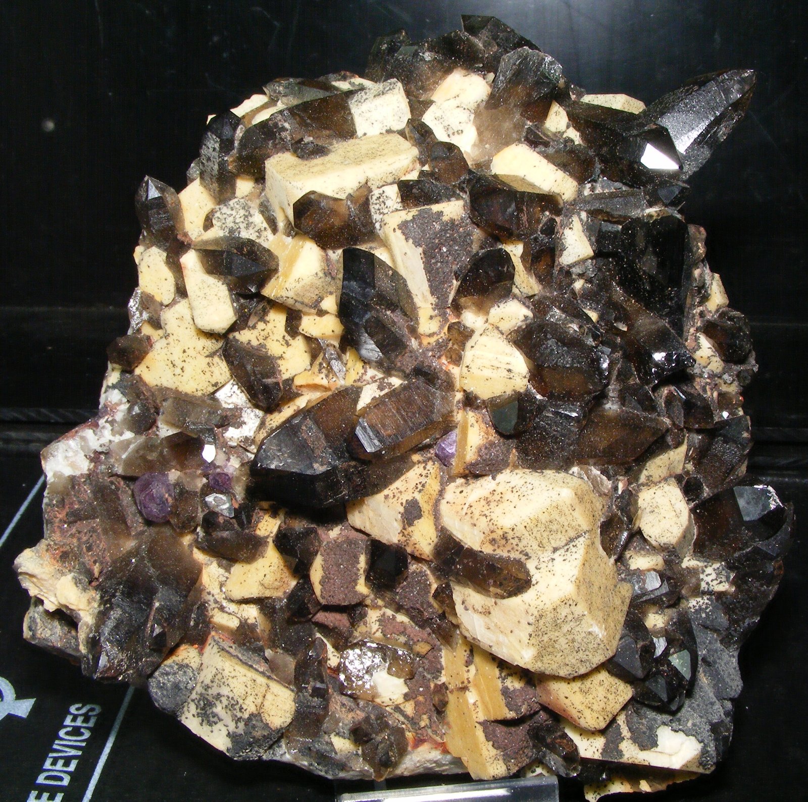 Cuarzo, Ortoclasa y Fluorita
15 cm
(Autor: yowanni)