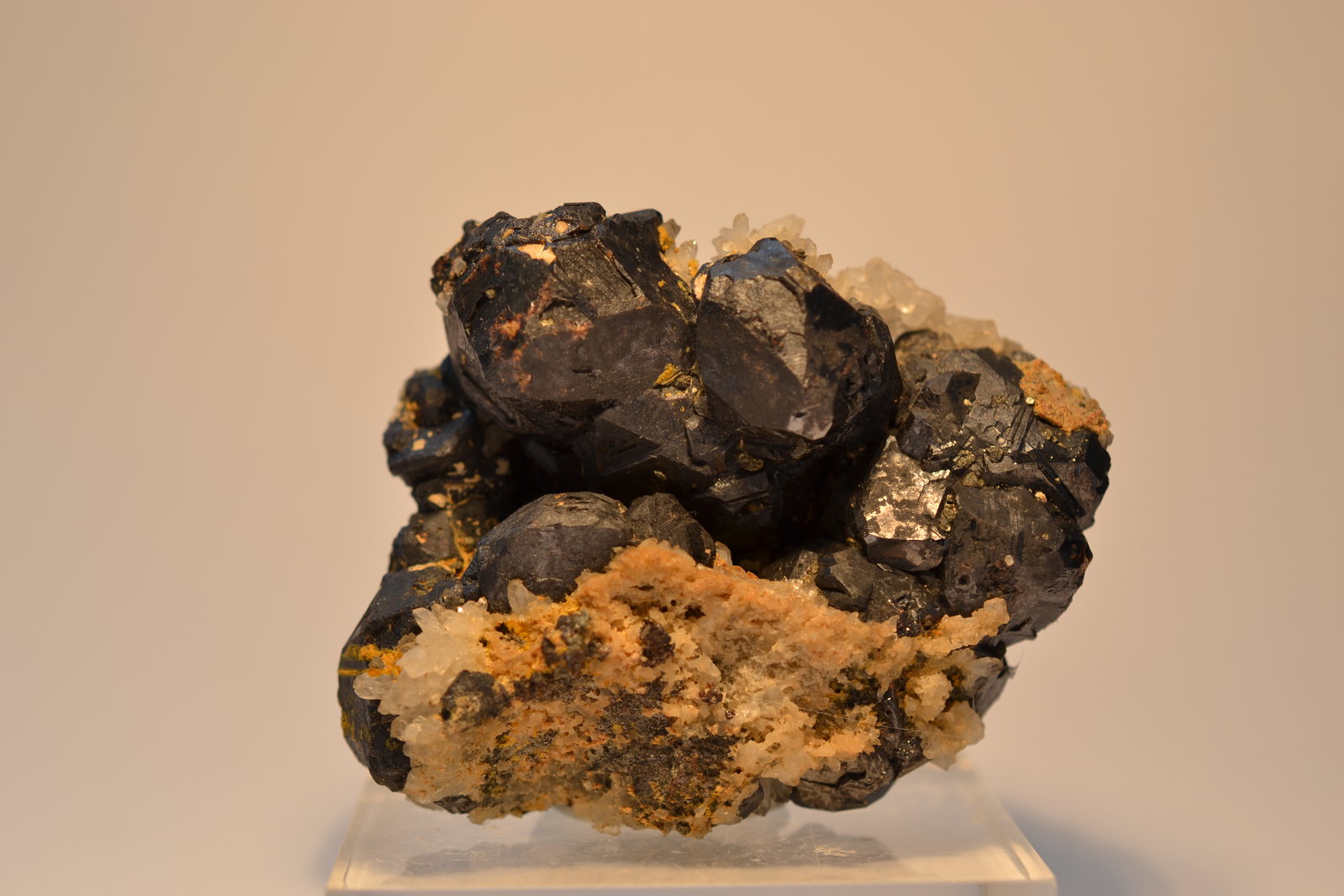 Esfalerita
6 x 5 x 3,5 cm
(Autor: Raúl S. Llorente)