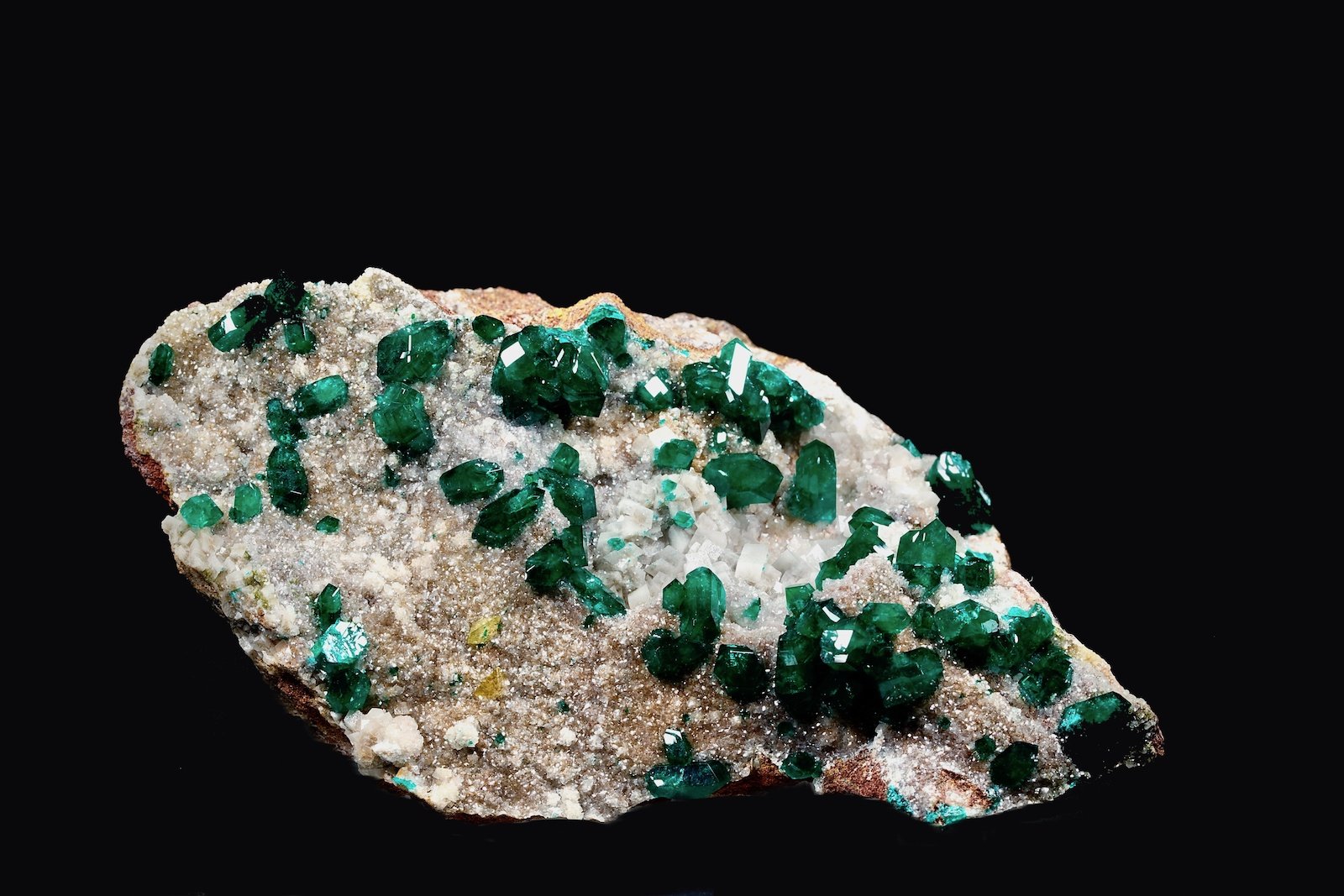 Dioptasa, Calcita
9,7 x 7,2 cm.
(Autor: Xavier bordas)