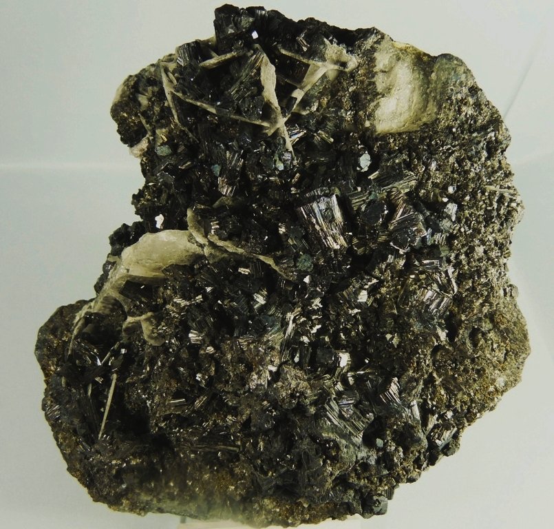 Bournonita y Barita.
100x100 mm.
(Autor: Jesus Franquesa Baucells)