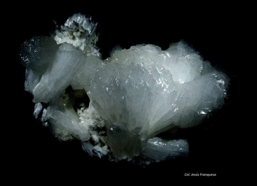Heulandita-Ca y Stilbita-Ca (Estilbita-Ca)
90x60 mm.
(Autor: Jesus Franquesa Baucells)