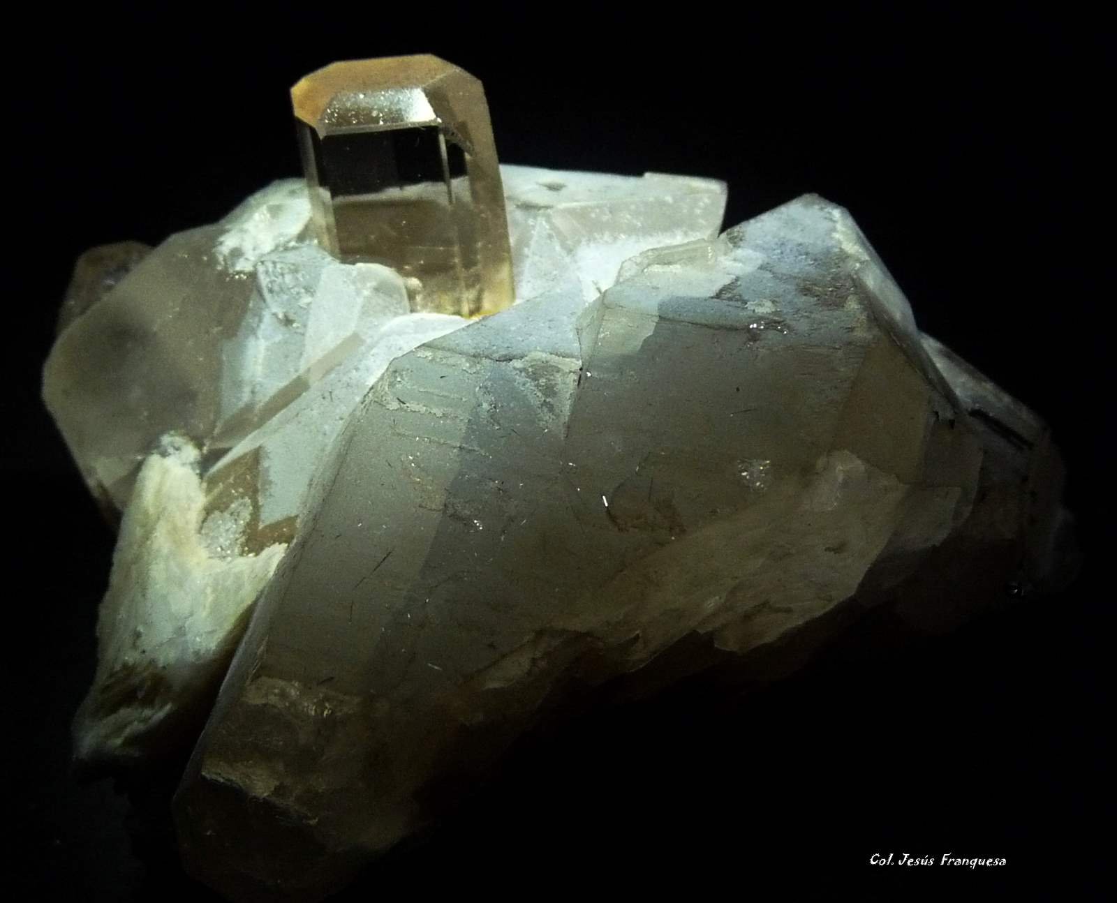 Topacio.
65x50, 18x10 mm.
(Autor: Jesus Franquesa Baucells)