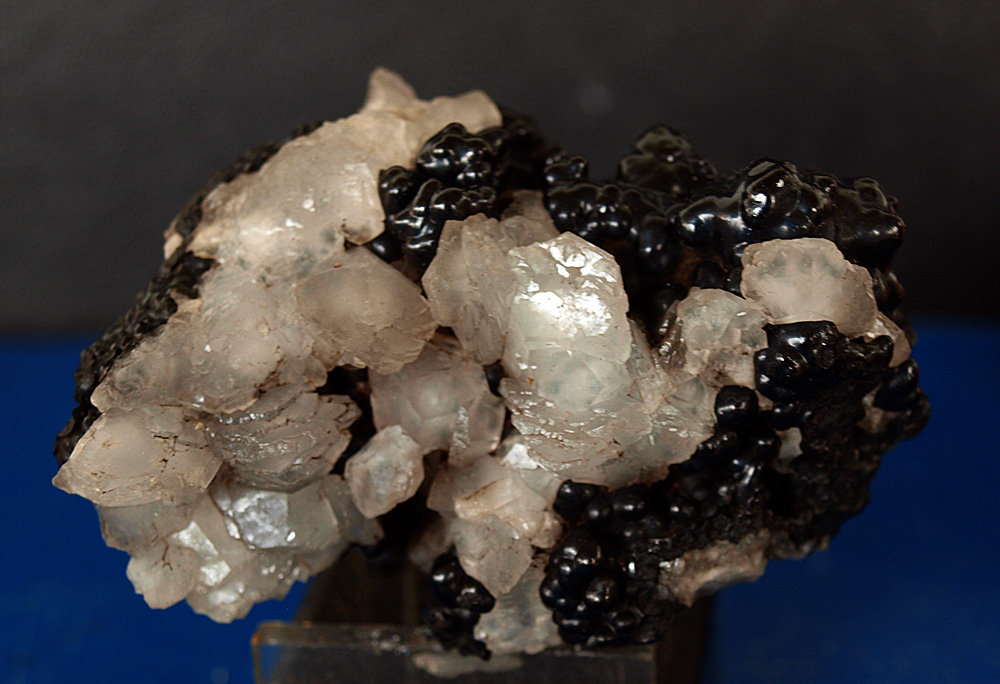 Goethita, Calcita
7.5 x 5.5 cm
(Autor: Pedro Antonio)