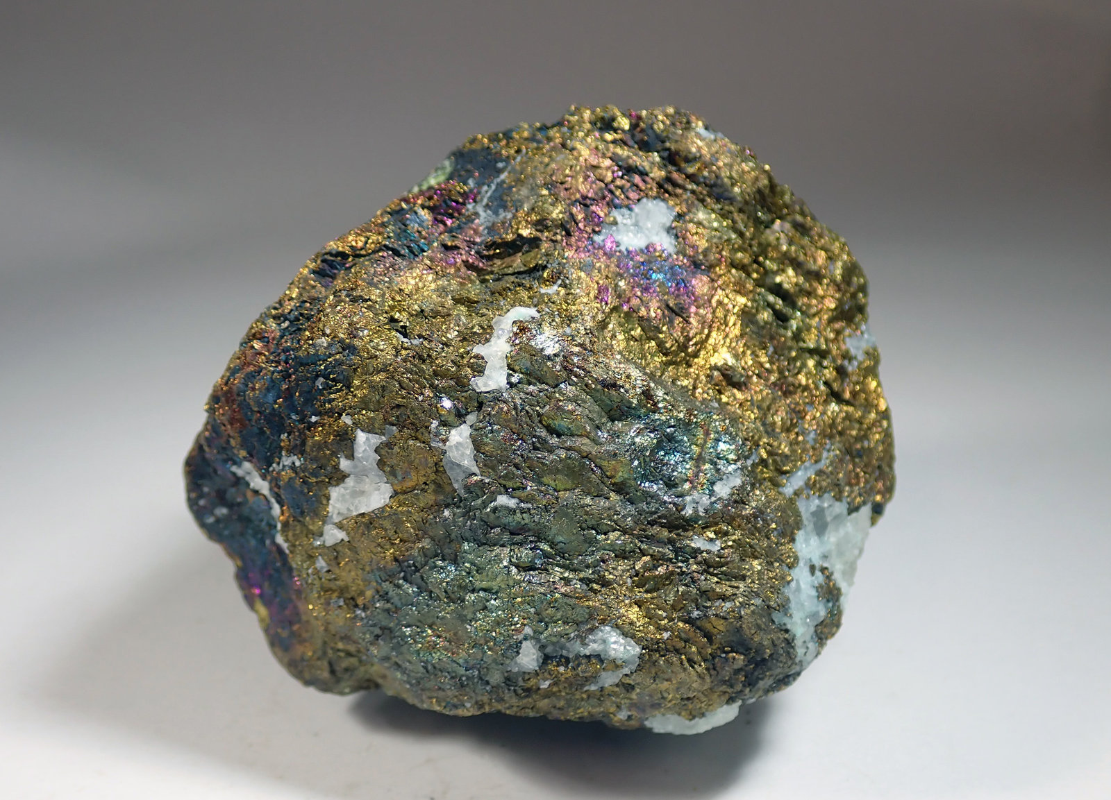 Calcopirita
Medida: 8,0 x 6,9 x 4,7 cms
(Autor: Joan Martinez Bruguera)