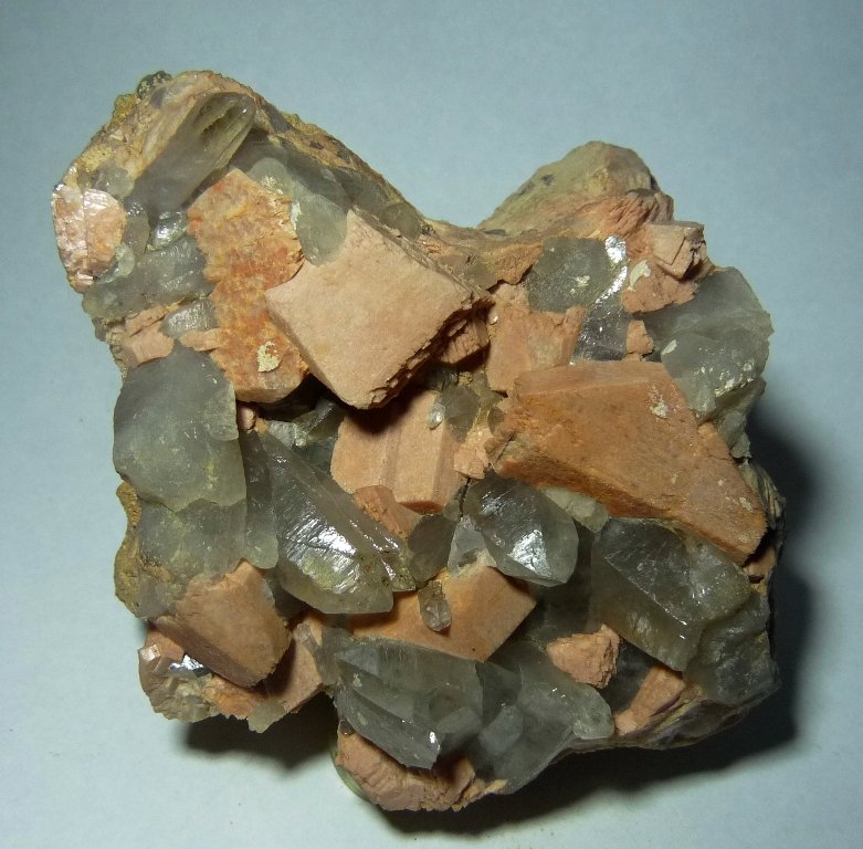 Cuarzo y Microclina.
80x70 mm.
(Autor: Jesus Franquesa Baucells)