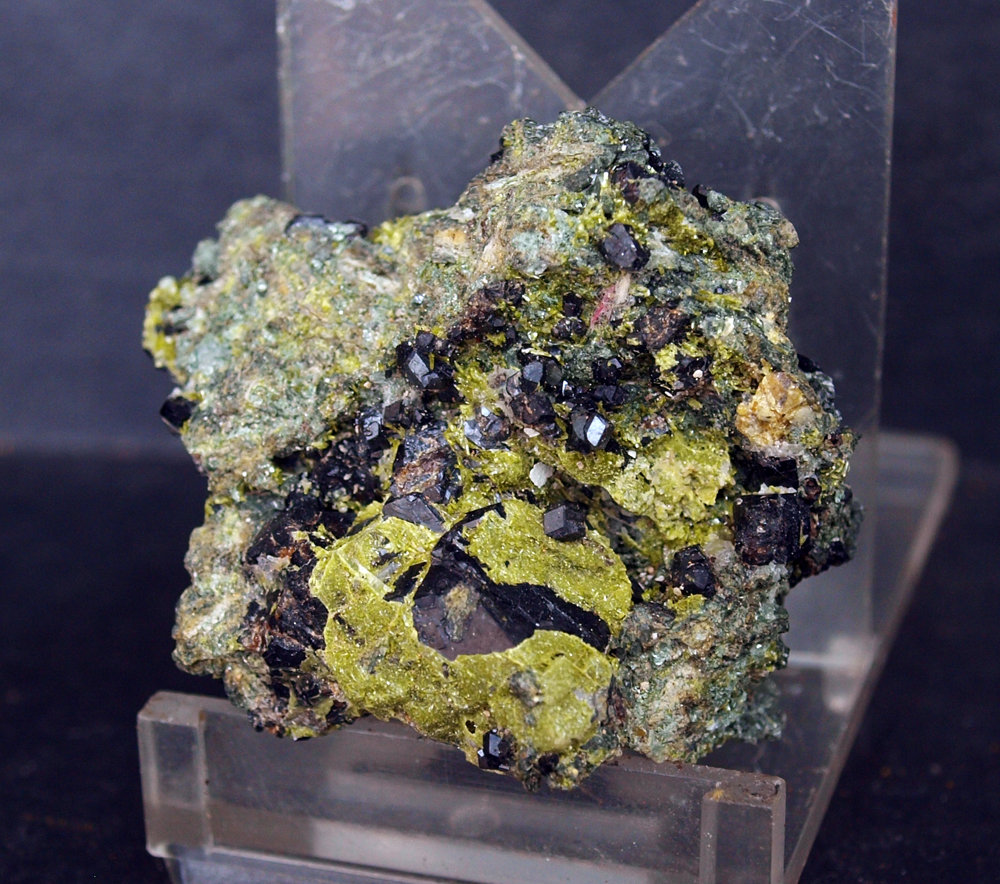 Granate
4.5 x 4 cm
(Autor: Pedro Antonio)