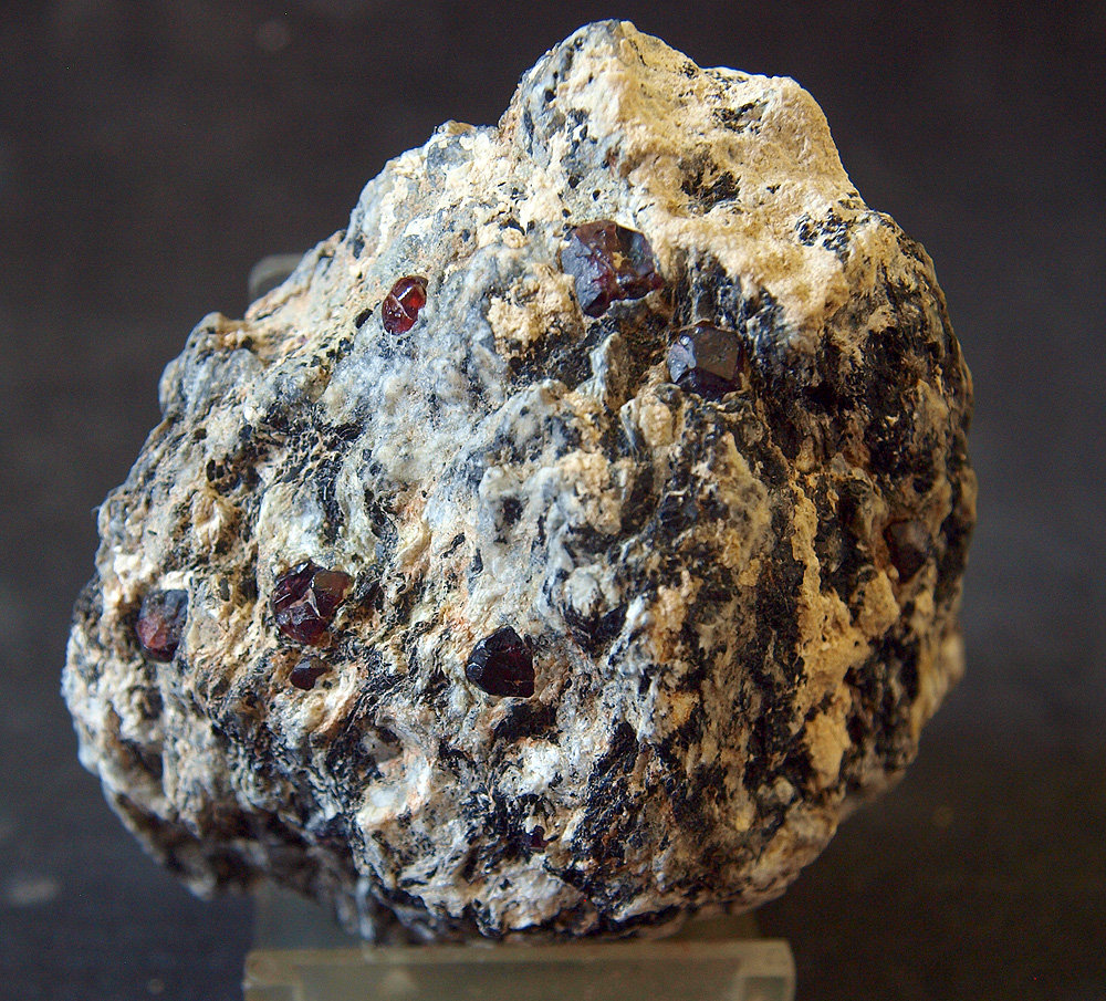 Almandino
8 x 6 cm
(Autor: Pedro Antonio)