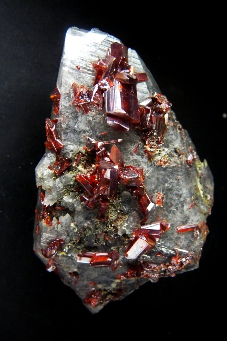 Rejalgar sobre Calcita.
65x40 mm.
(Autor: Jesus Franquesa Baucells)