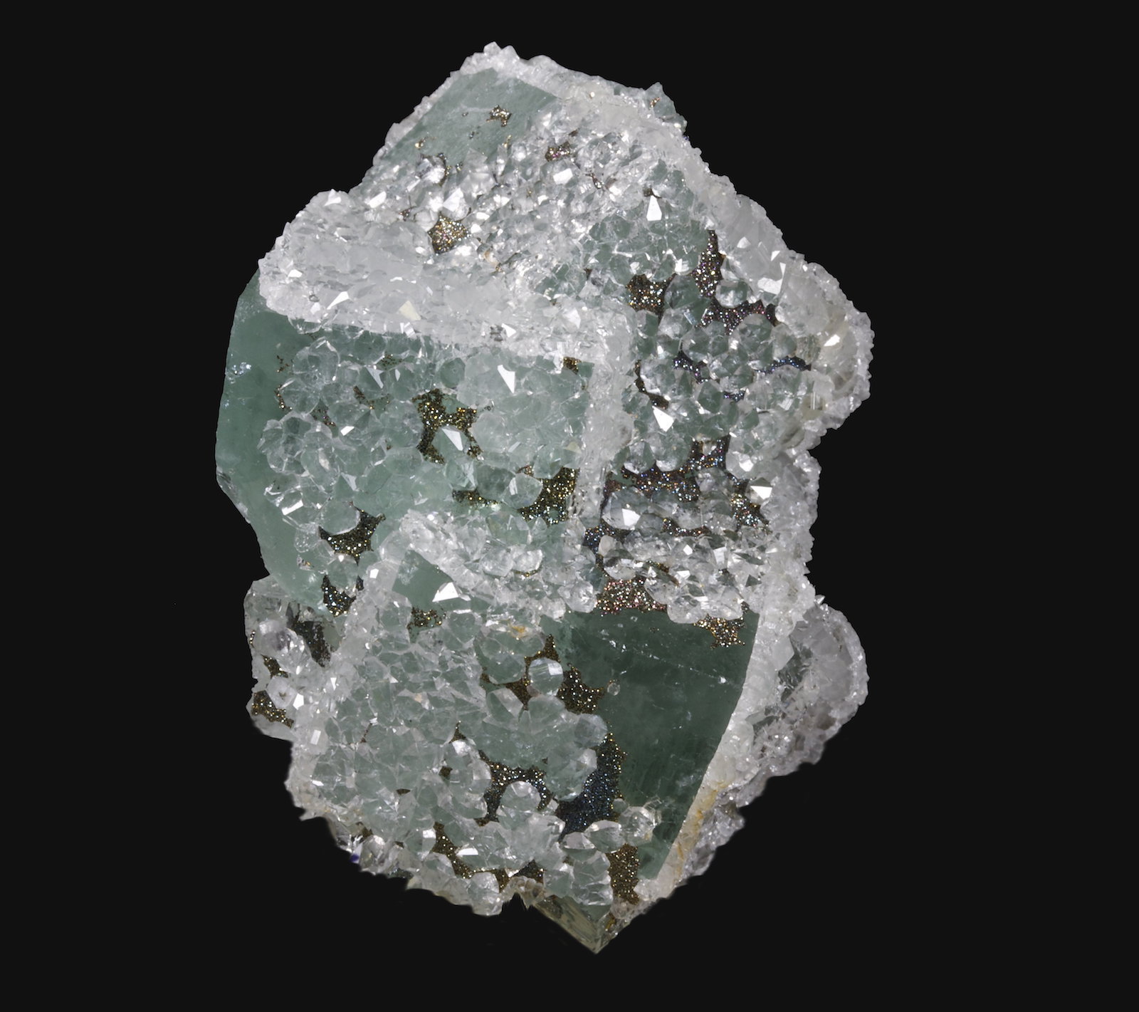 Fluorita, Cuarzo, Pirita
5,2 x 4,3 cm.
(Autor: Xavier bordas)