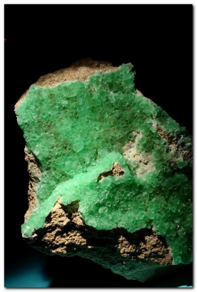 Fluorita
25x20 cm
(Autor: Rafa Muñoz(mineralvarado))
