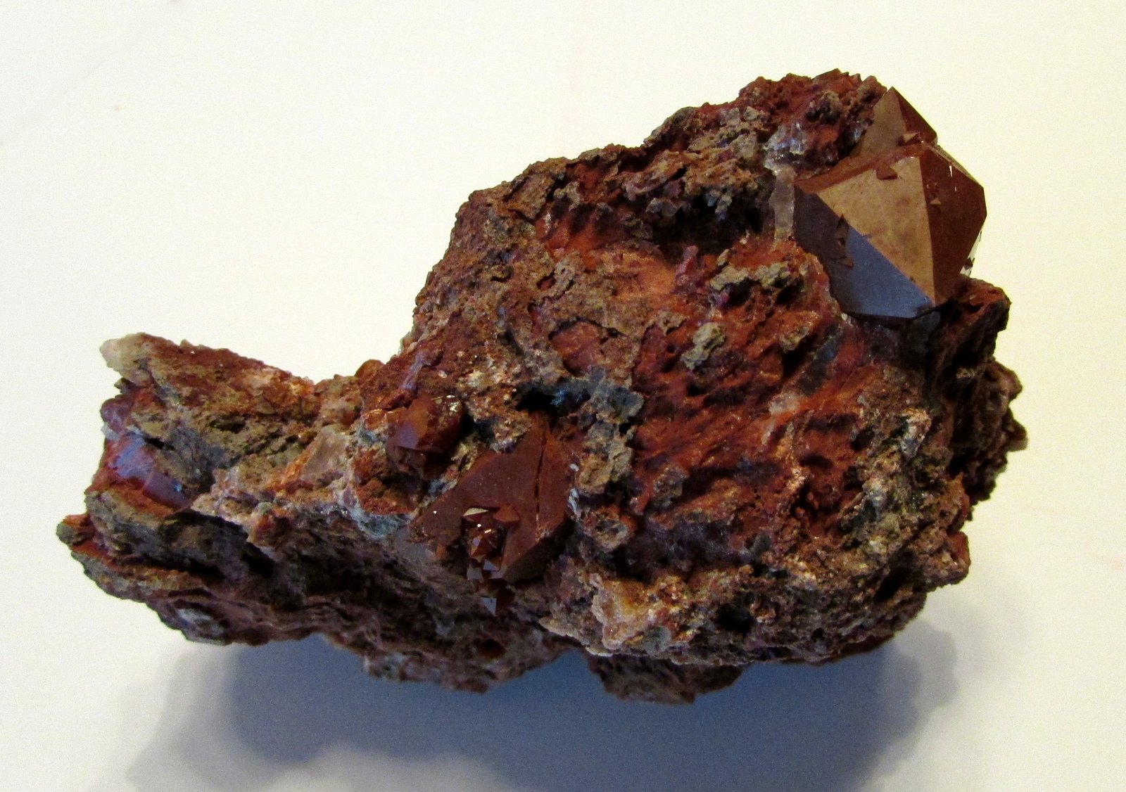Cuarzo (variedad hematoideo)
8'1x5'9 cm.
(Autor: Jordi Franco)