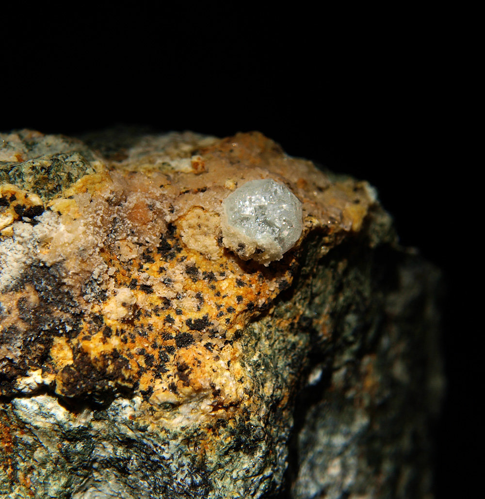 Analcima
7 x 3.5 cm
(Autor: Pedro Antonio)
