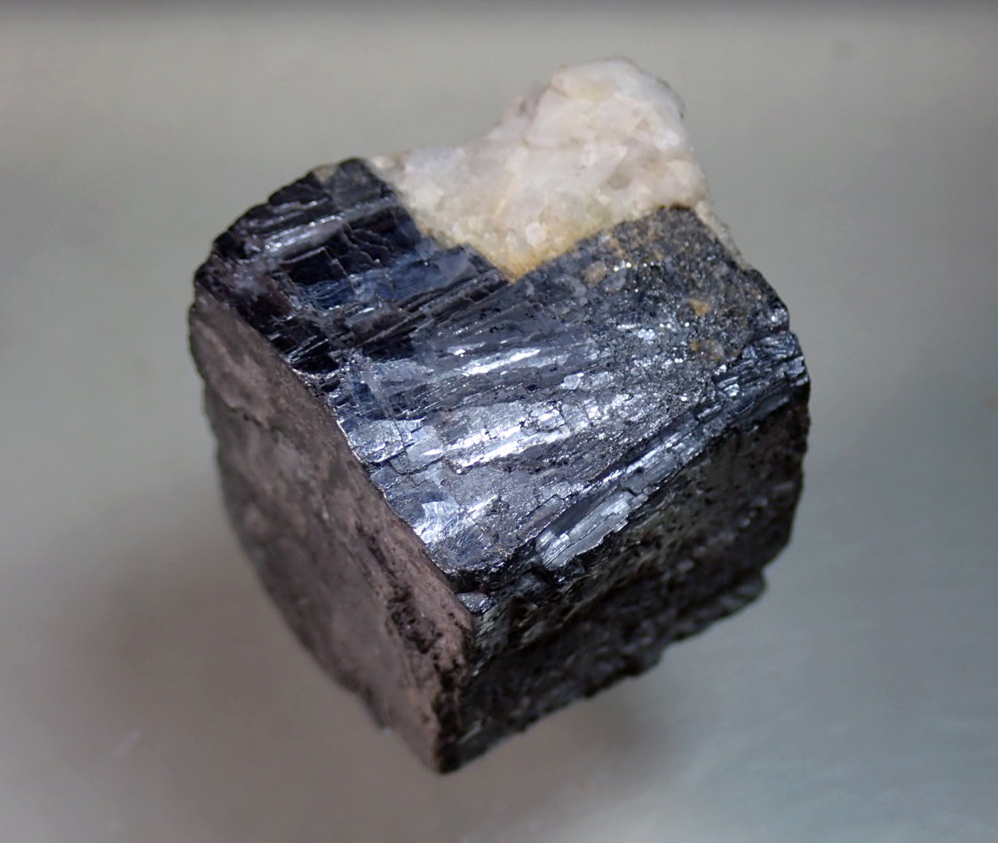 Galena
Medida: 2,8 x 2,6 x 2,4 cms
(Autor: Joan Martinez Bruguera)