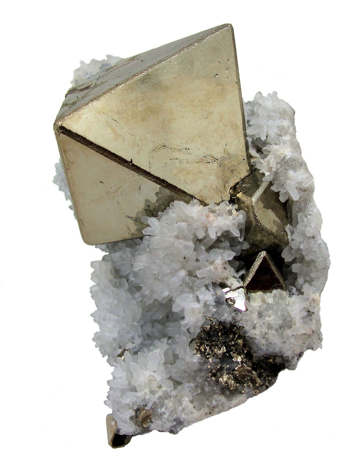 Pirita, Cuarzo
102 mm x 70 mm x 40 mm
(Autor: Carles Millan)
