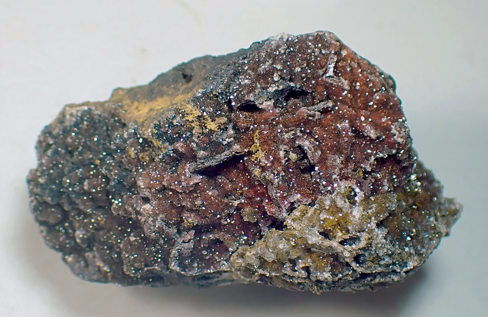 Cuarzo, Goethita y Hematites
Medida: 6,2 x 4,0 x 3,5 cms
(Autor: Joan Martinez Bruguera)