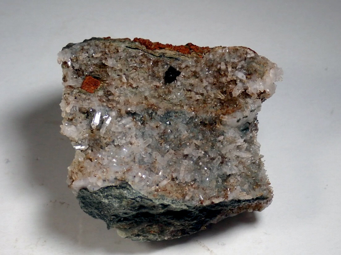 Pirita y Cuarzo
Medida: 5,1 x 4,8 x 2,4 cms
(Autor: Joan Martinez Bruguera)