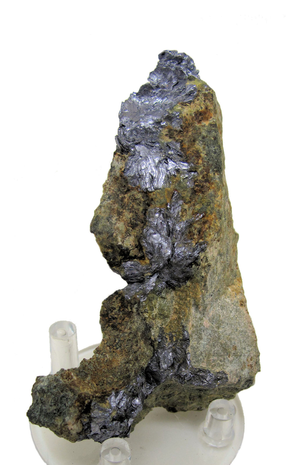 Molibdenita, Epidota
85 mm x 49 mm. Masa: 90,1 g
(Autor: Carles Millan)