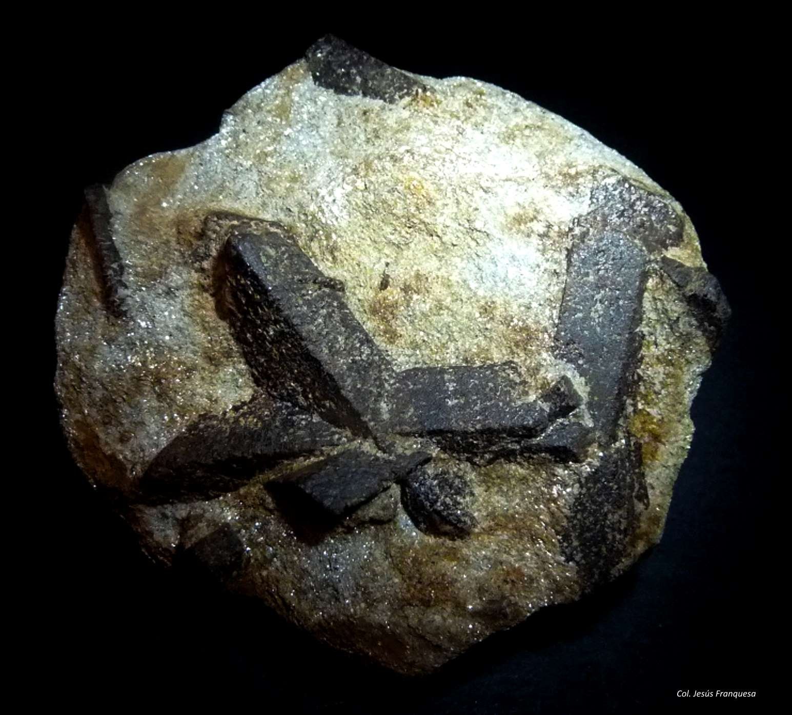 Estaurolita.
75x70 mm.
(Autor: Jesus Franquesa Baucells)
