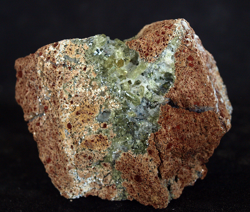 Fluorapatito (Grupo Apatito)
7 x 6 cm
(Autor: Pedro Antonio)