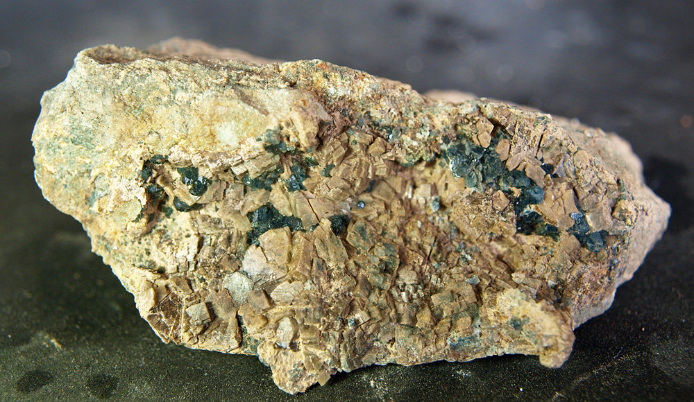 Cuarzo (variedad azul), Dolomita
9 x 4 cm
(Autor: Pedro Antonio)