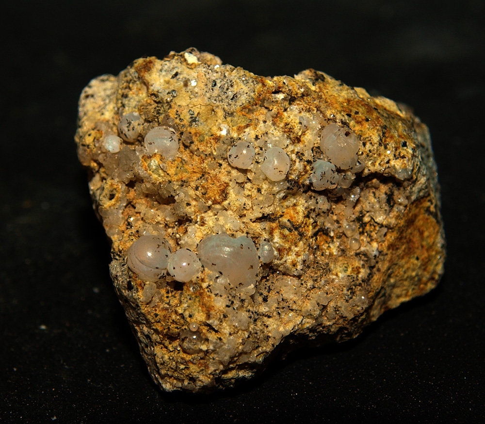 Cuarzo (variedad calcedonia)
2 x 2.5 cm
(Autor: Pedro Antonio)