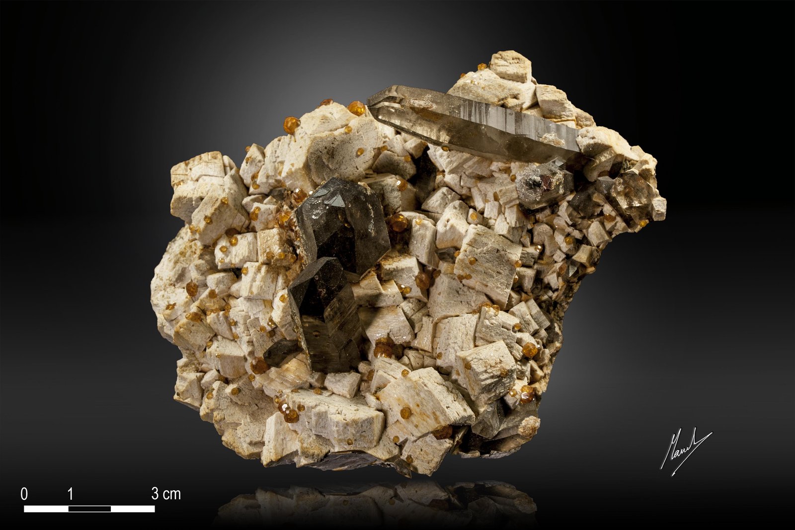 Spessartina (Espesartina), Microclina y Cuarzo
116 X 75 mm
(Autor: Manuel Mesa)