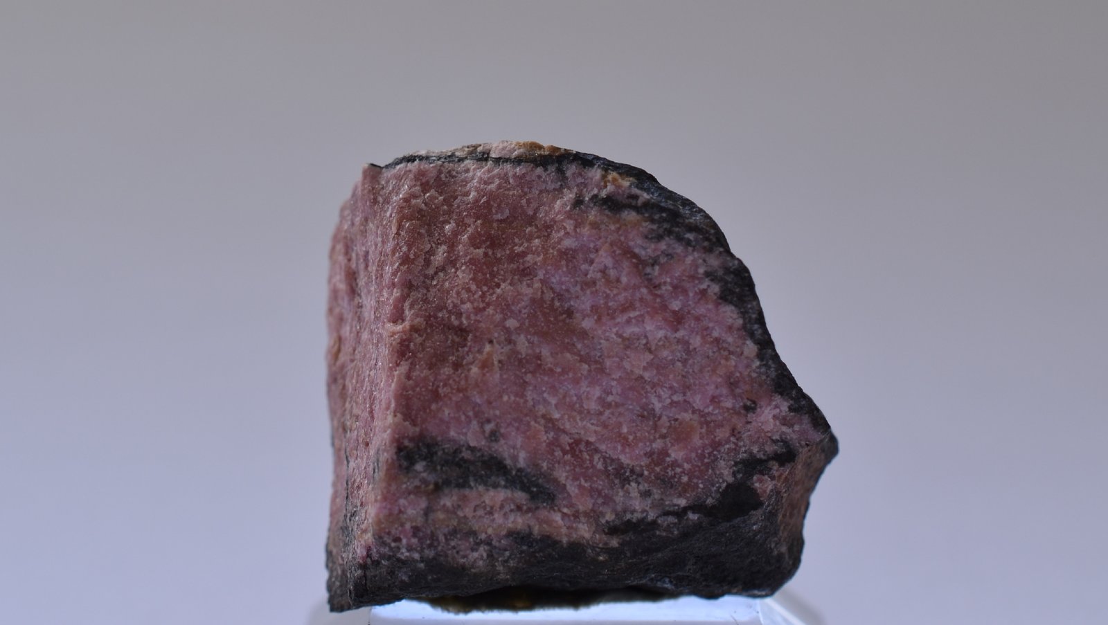 Piroxmangita
3,5 x 2,8 x 2 cm
(Autor: Raúl S. Llorente)