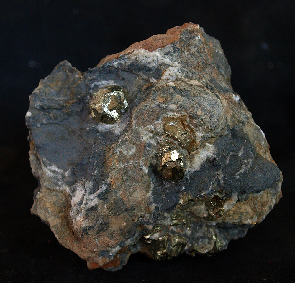 Pirita
8.5 x 8.5 cm
(Autor: Pedro Antonio)