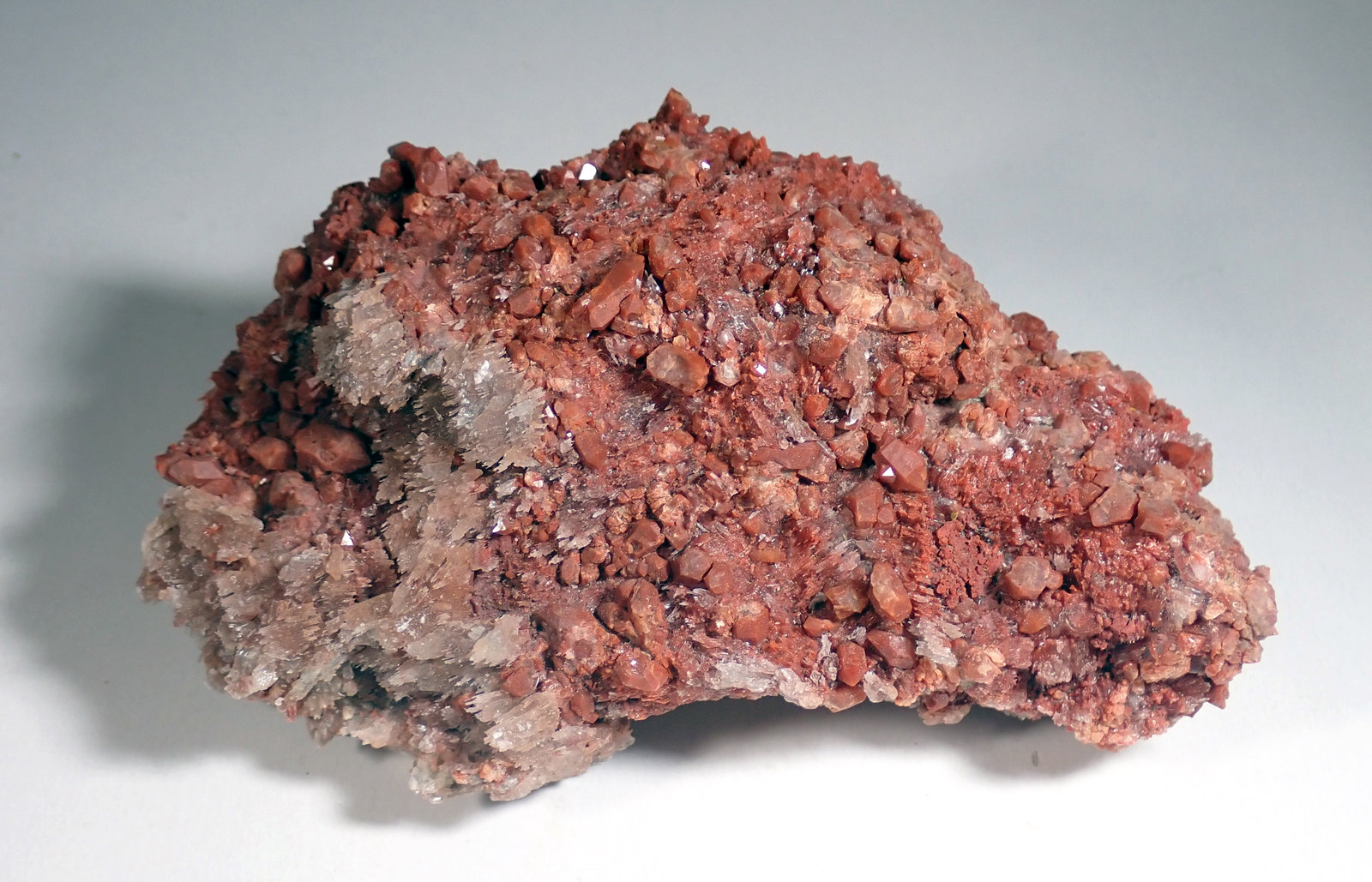 Cuarzo (variedad jacinto de compostela), Yeso
Medida: 12,5 x 8,4 x 4,2 cms
(Autor: Joan Martinez Bruguera)
