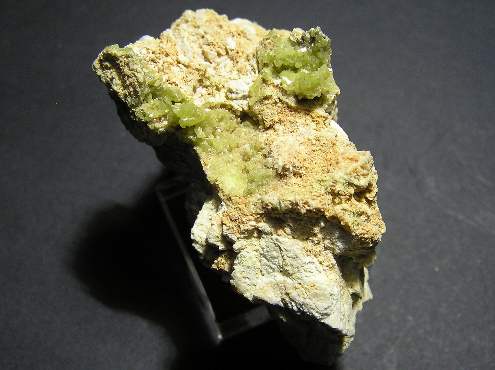 Piromorfita
6 x 3 x 3 cm
(Autor: Frederic Varela)