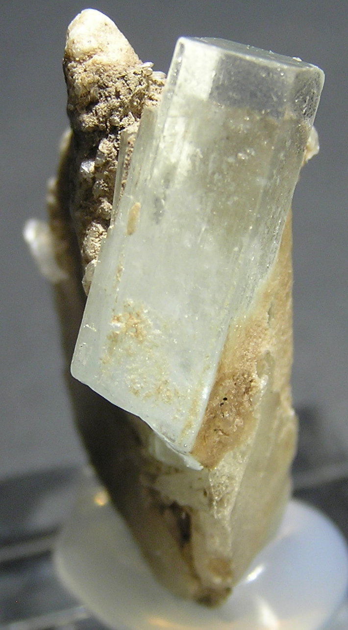 Berilo
2,5 x 1,5 x 1 cm (cristal 1,6 x 0,7 cm)
(Autor: Frederic Varela)