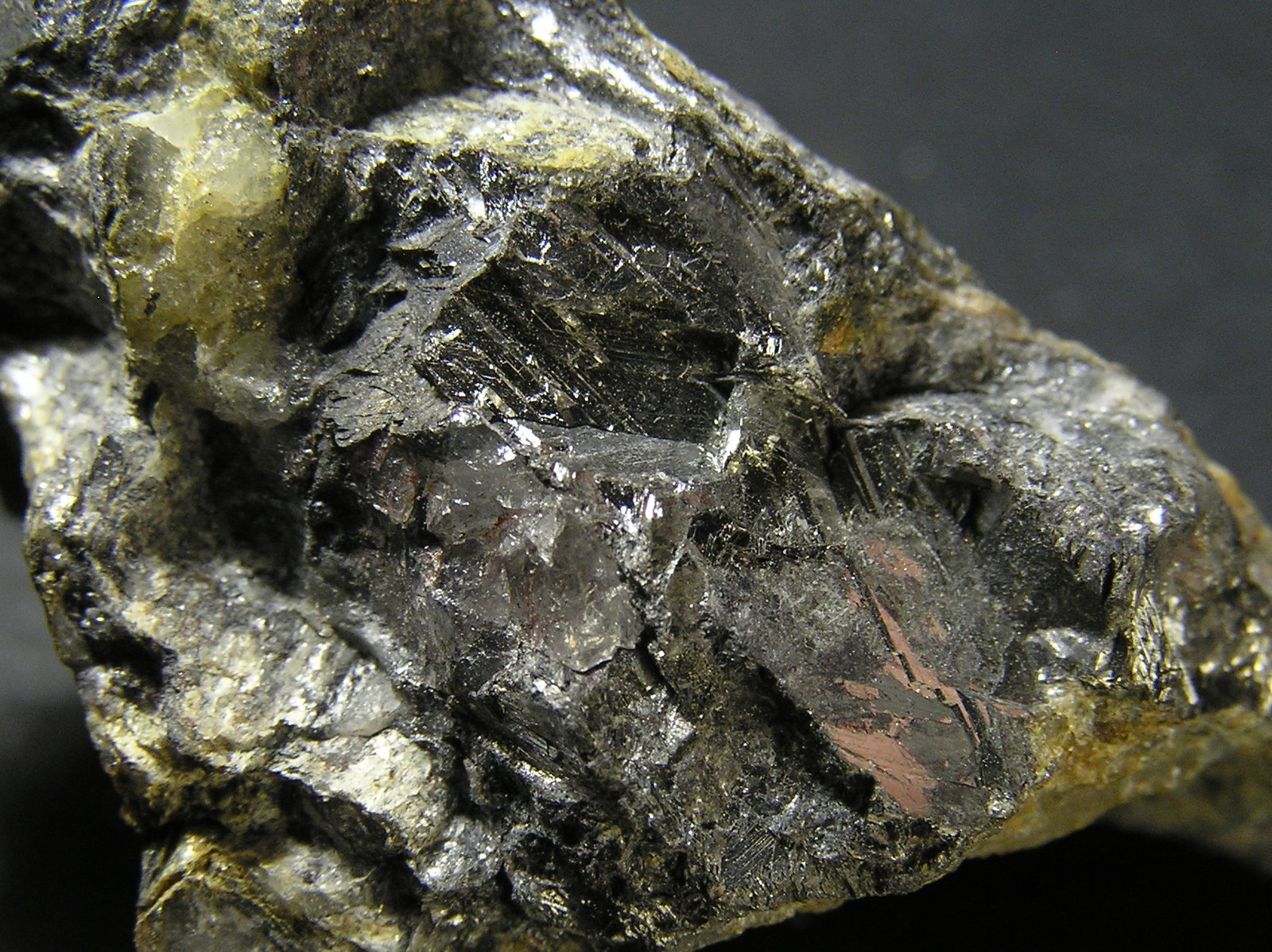 Antimonio
Encuadre 4 x 3 cm aprox.
(Autor: Frederic Varela)