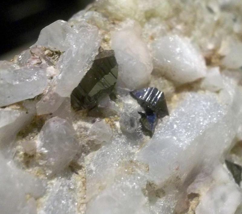 Casiterita
5 mm. el cristal más grande
(Autor: Antonio GG)