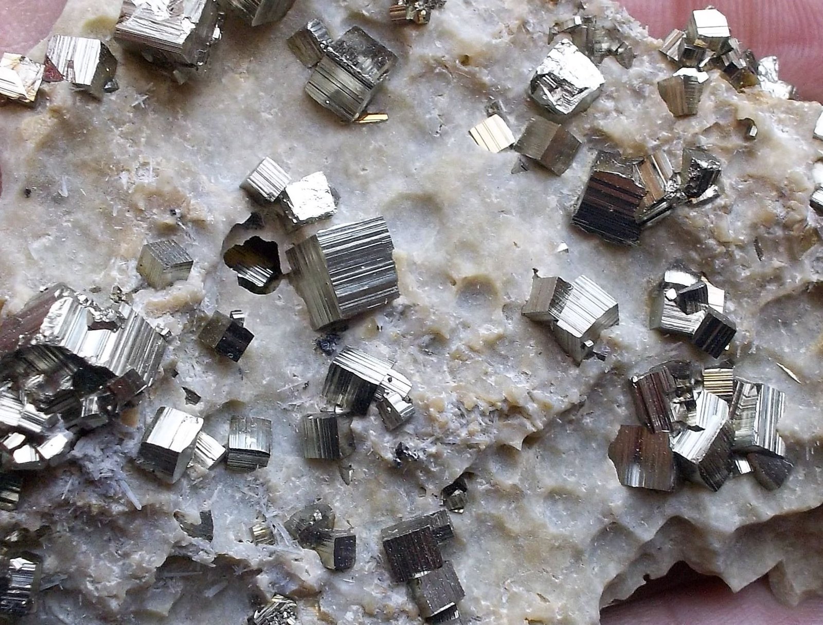 Pirita
8 x 6 cm
(Autor: Cristalino)
