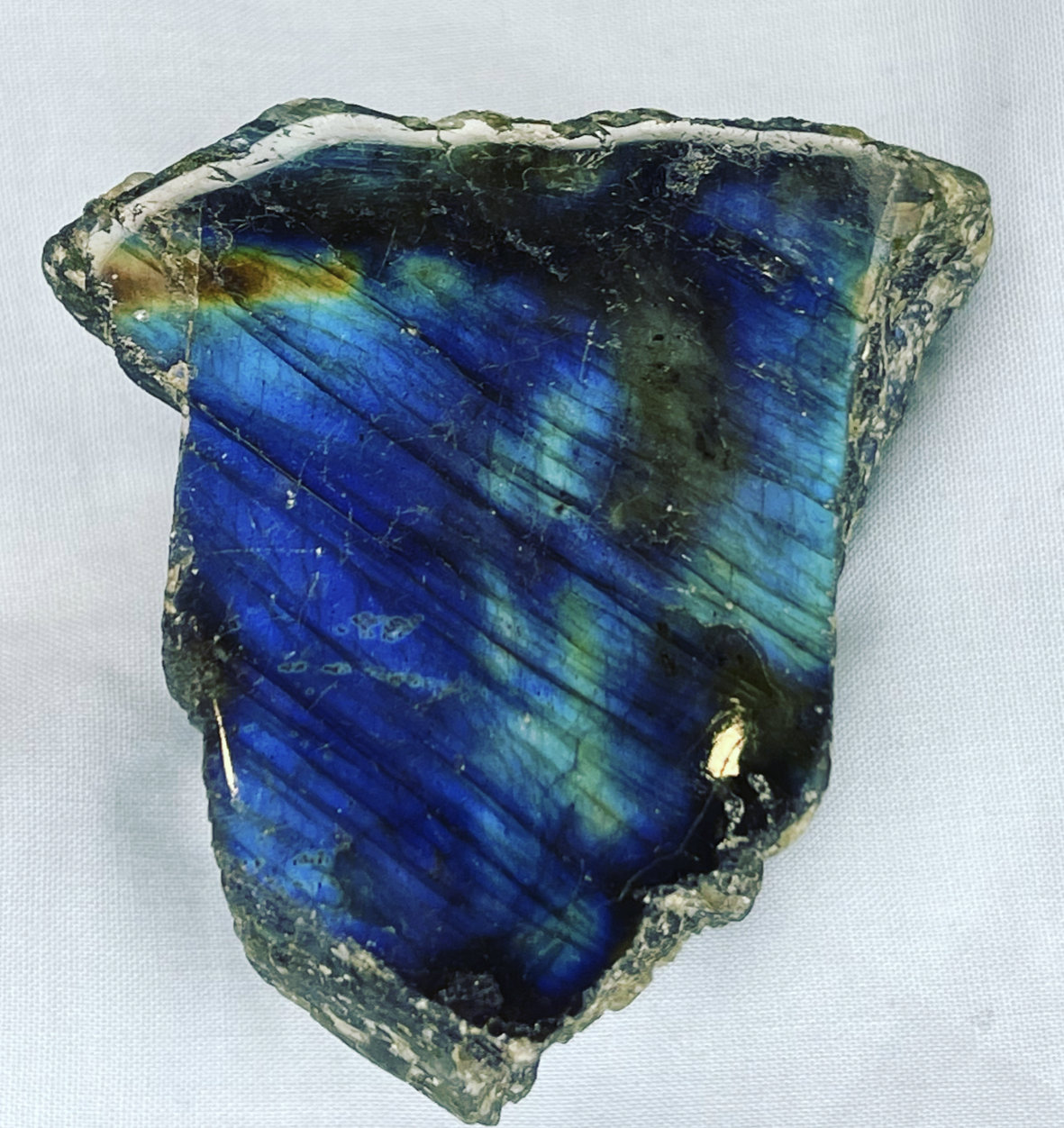 Anortita (variedad labradorita)
5,5cm de ancho y 3,5cm de alto
(Autor: castrominerals)