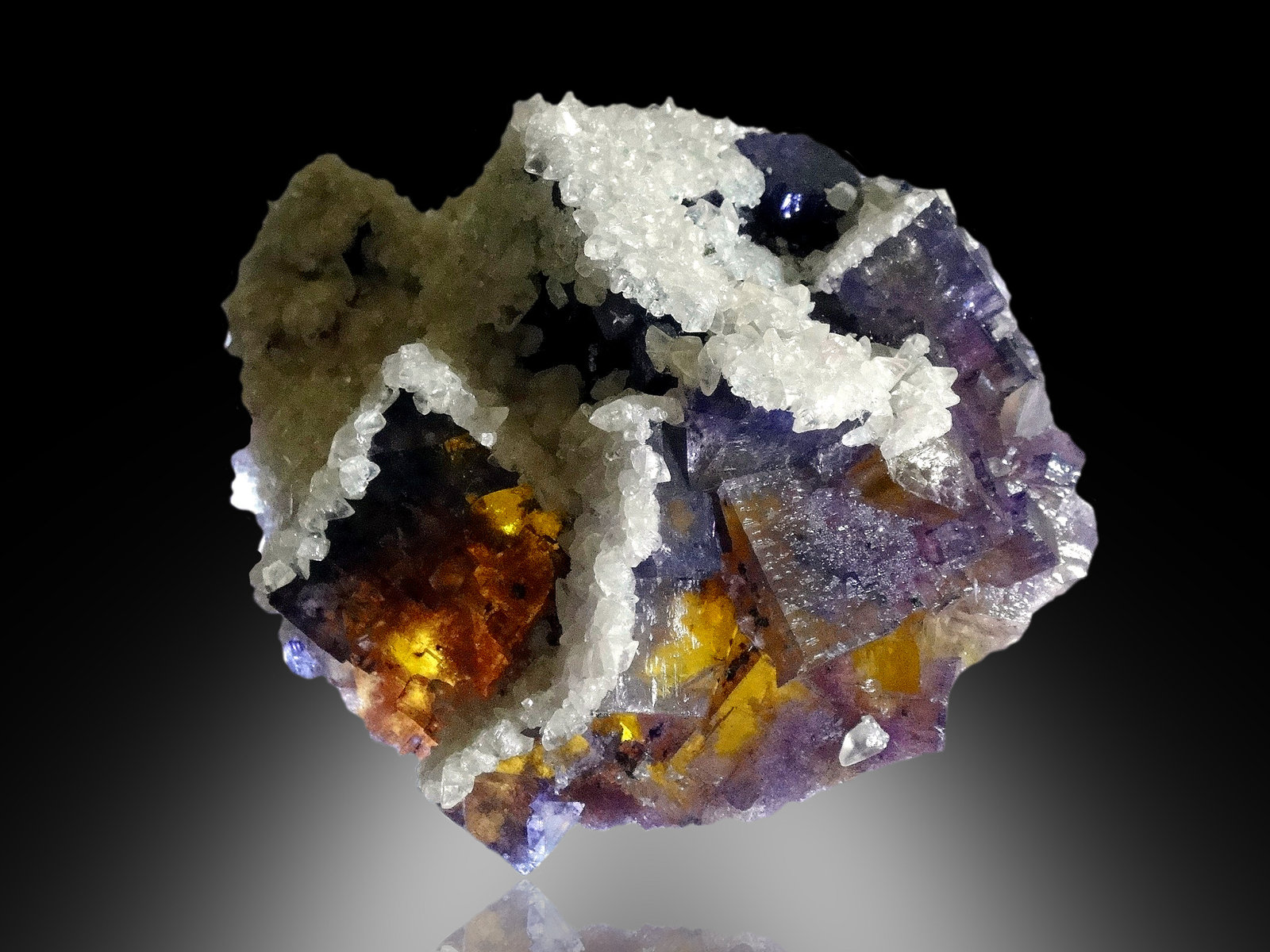 Fluorita y Calcita
11 x 11 cm.
(Autor: Antonio P. López)