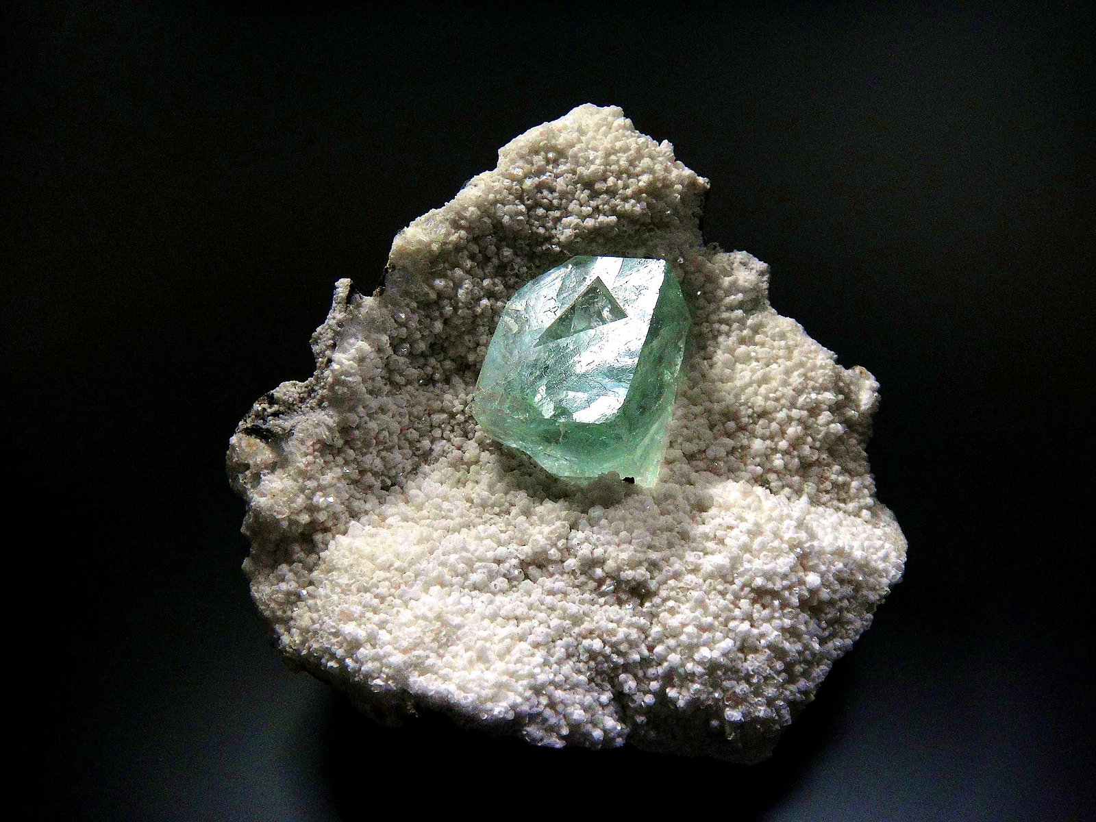 Fluorita y Calcita
9 x 9 cm.
(Autor: Antonio P. López)