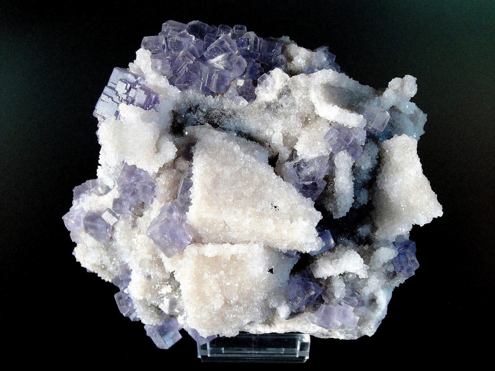 Fluorita y Cuarzo
14 x 12 cm.
(Autor: Antonio P. López)