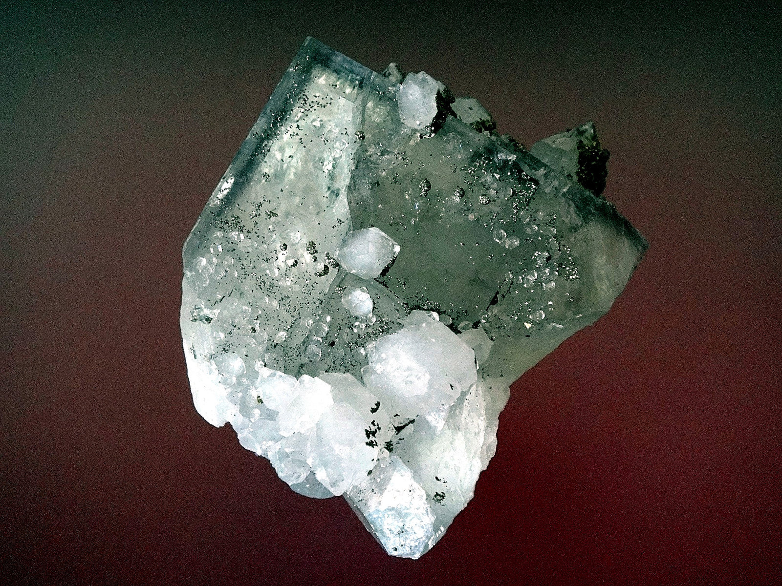 Fluorita y Cuarzo
8 x 8 cm.
(Autor: Antonio P. López)