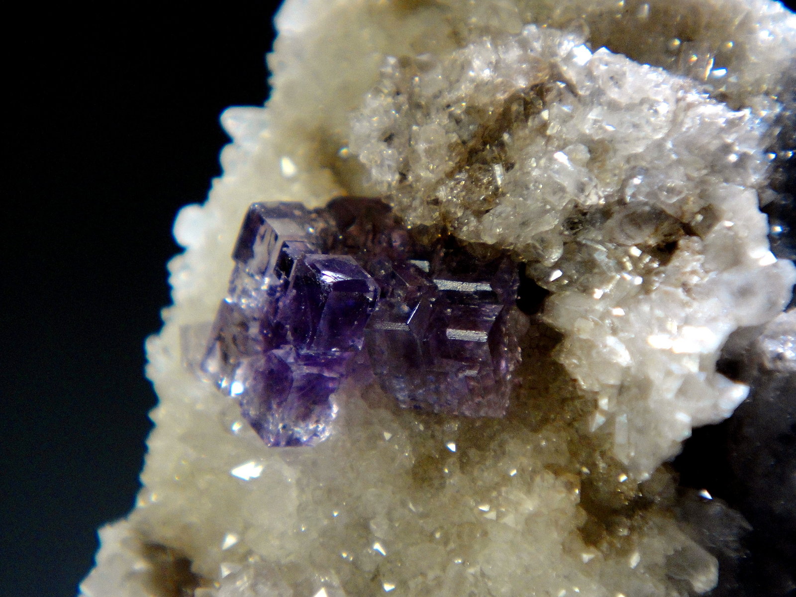 Fluorita
Cristal de 8 mm.
(Autor: Antonio P. López)