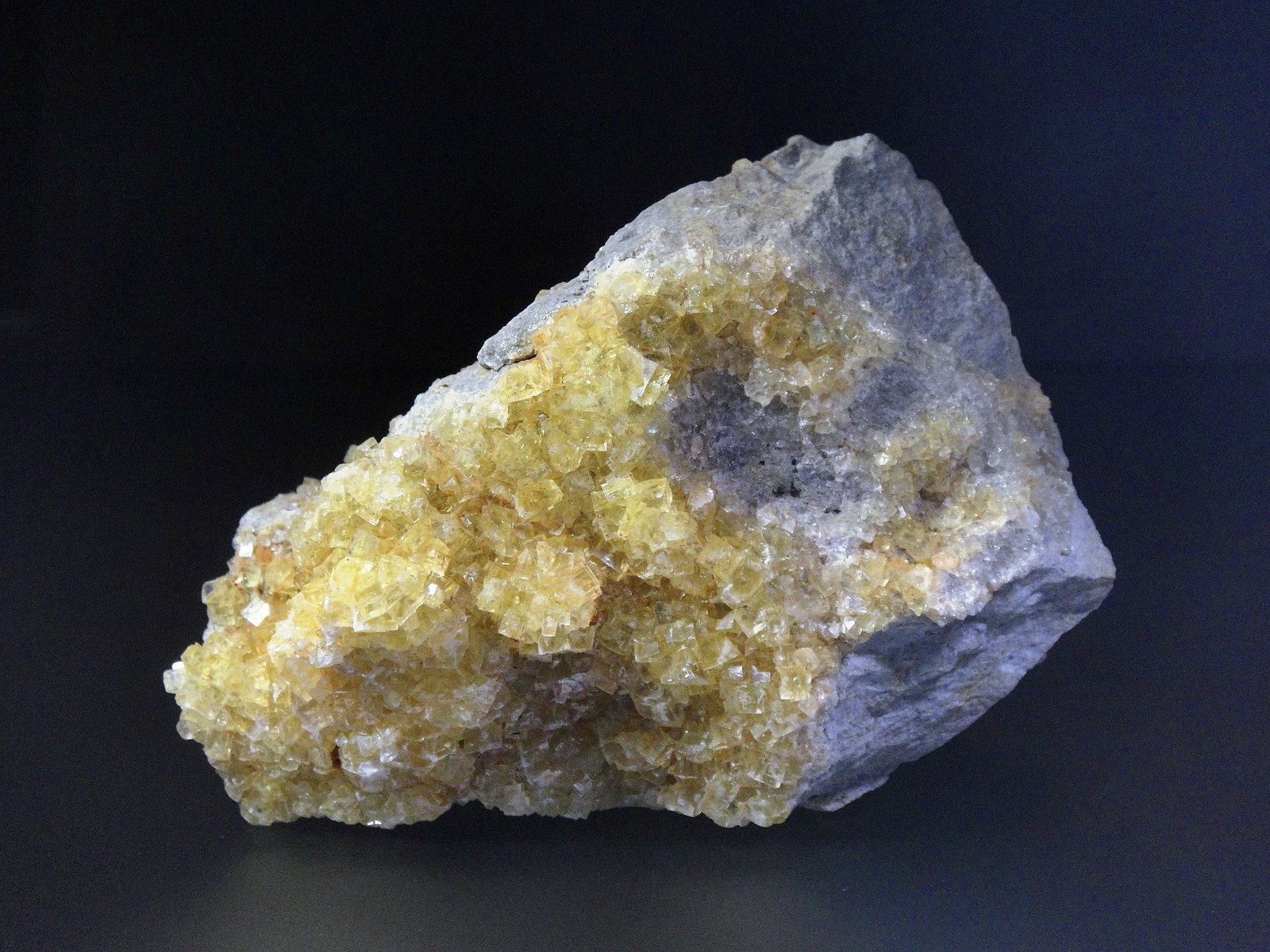 Fluorita
8 x 6 cm.
(Autor: Antonio P. López)
