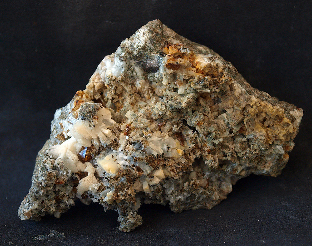 Titanita
8 x 6 cm
(Autor: Pedro Antonio)